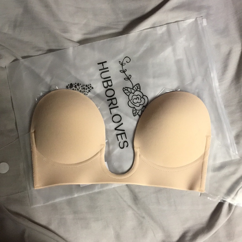 Deep plunge push-up backless bra